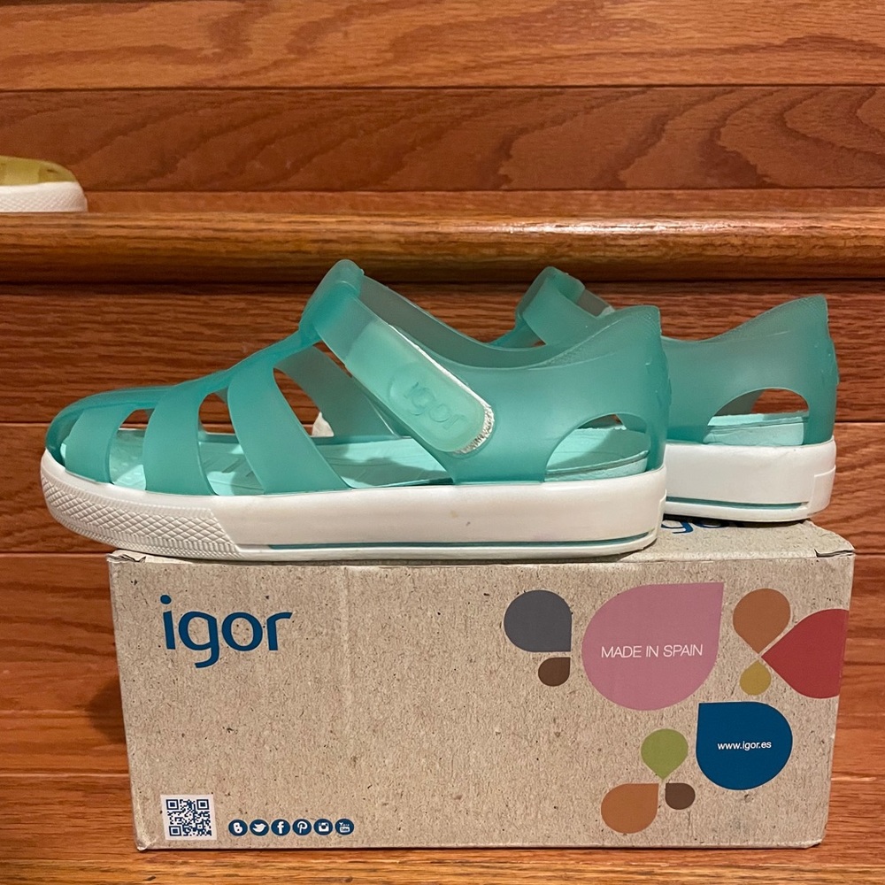 Kids jelly shoes